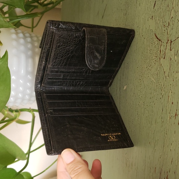 Vintage Valentino Embossed Leather Croc Wallet - Picture 5 of 6
